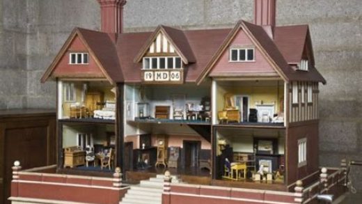 Are Dollhouses the Perfect Year-Round Entertainment for Kids?